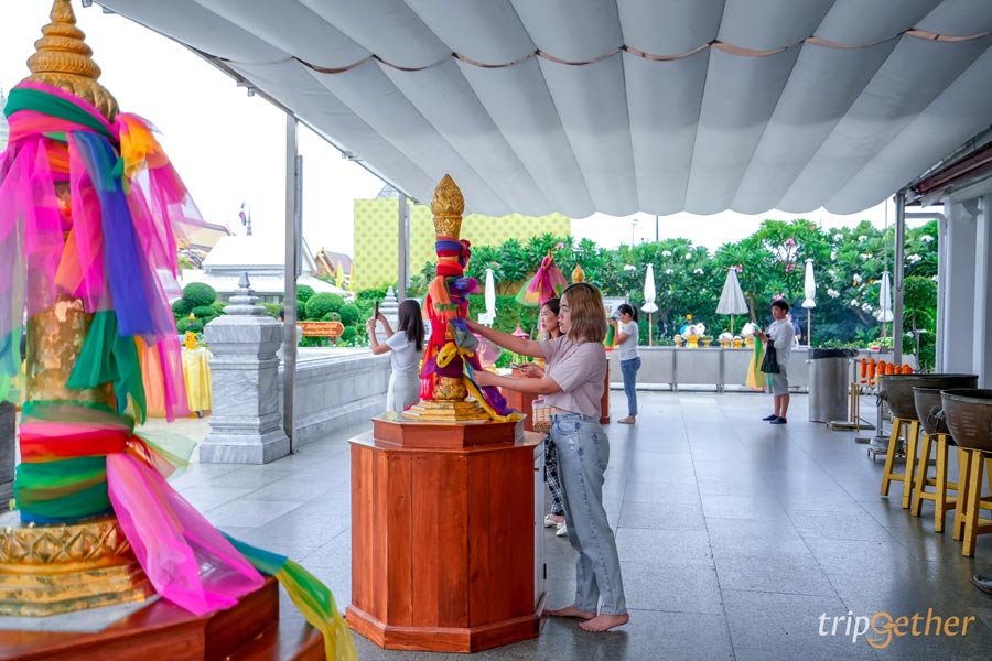 ศาลหลักเมือง ใกล้พระบรมมหาราชวัง